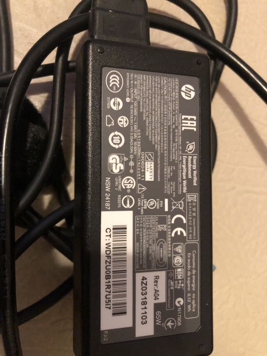 HP Pavilion 17.3 с чанта  мишка  тонколони и субуфер Logitech