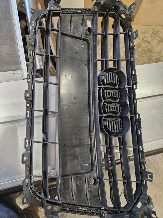 Решетка за  Audi A4 b8.5 quatrro OEM