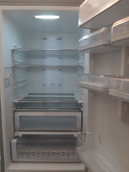 Продам холодильник SAMSUNG NO FROST