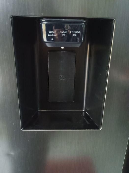 Mobila , frigidere , televizoare si accesorii moderne.