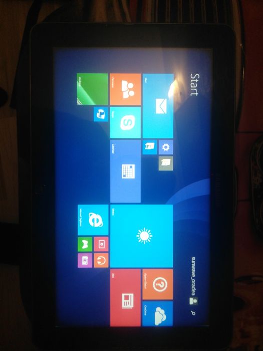 Vnad tableta samsung preț 200lei fix