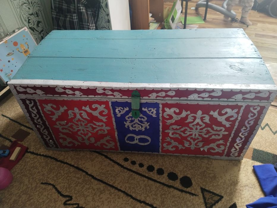 Сандық.Ағаштан жасалған.Келісім бар