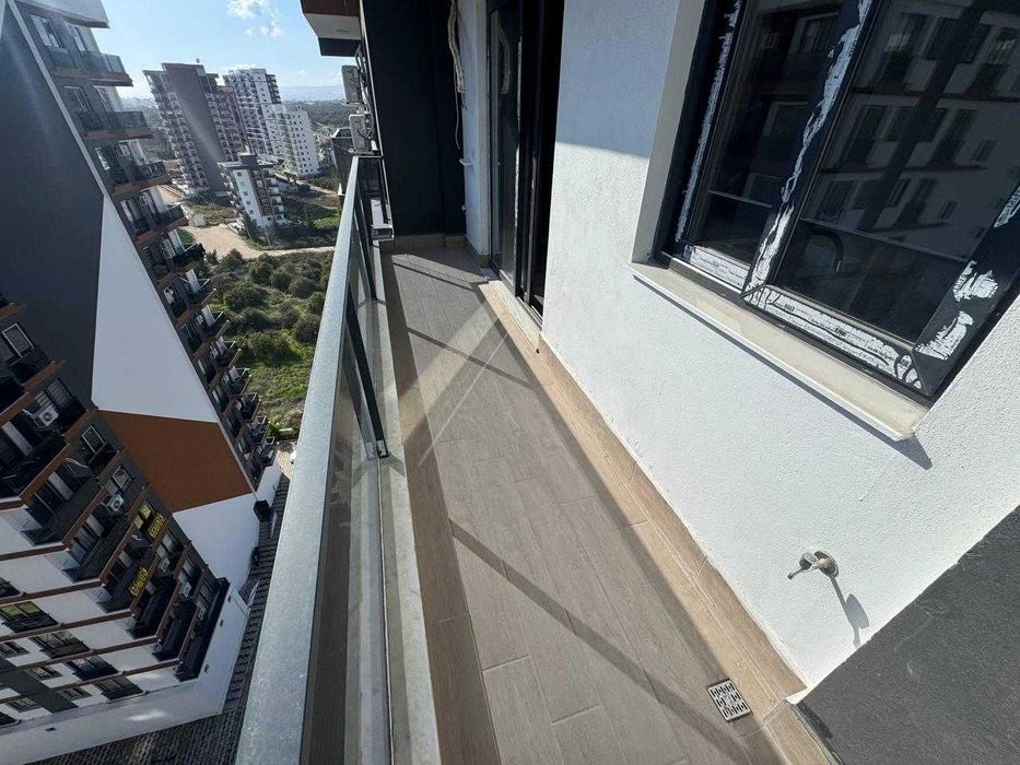 • Готов за нанасяне апартамент 1+1 • Паркинг • Басейн • Мерсин, Турция