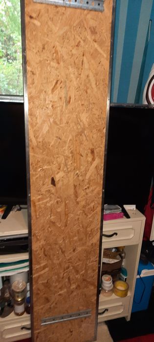 Vând 3 buc.,oglinzi cu ramă aluminiu, dimens2m înălțime, 40cm. lățime.