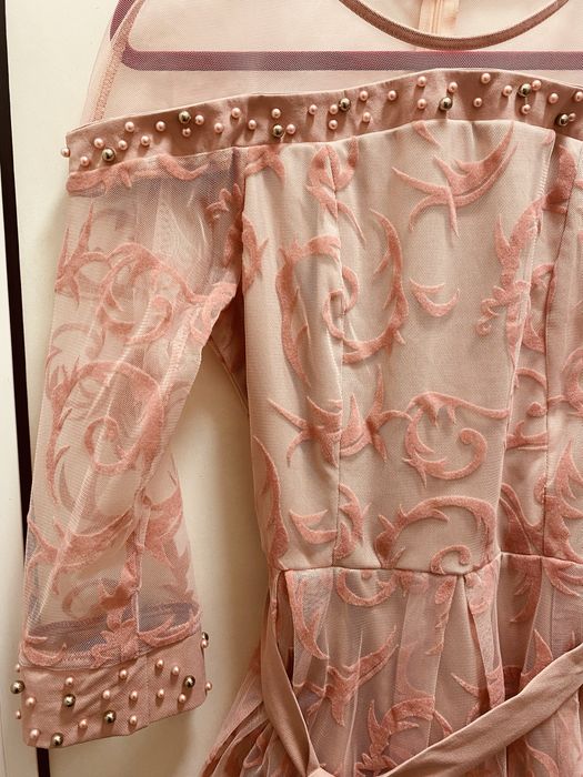 Рокля с тюл- М размер