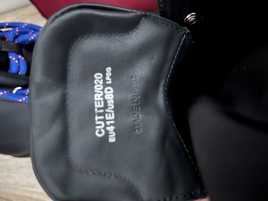 Titlu: Ghete BALLY Cutter – NOI, Originale (Mărimea 41)