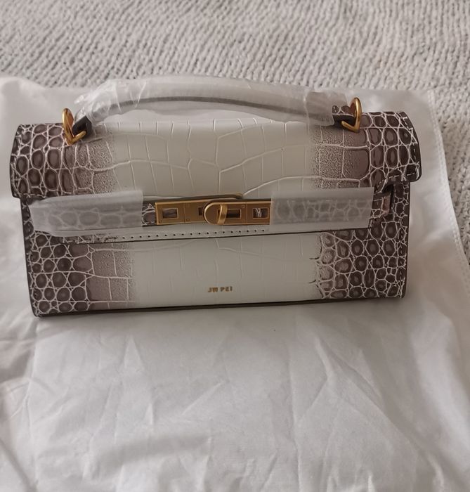 Нова, Малка дамска чанта по модел Hermes Himalaya