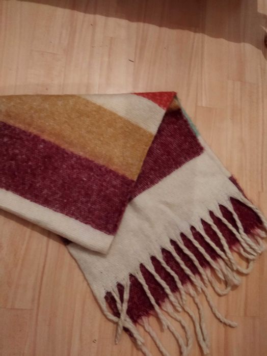 Объемный женский шарф