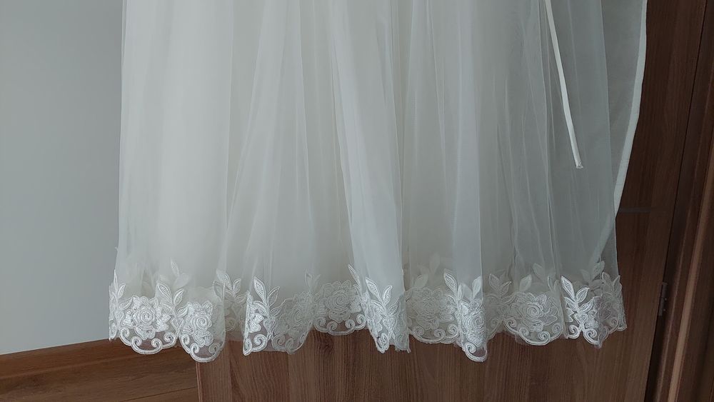 Rochie mireasa marimea 36-38 costum ginere marime 48