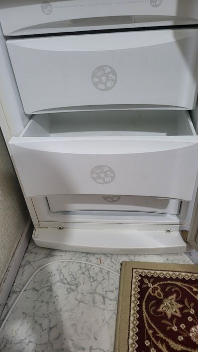 Холодильник продаётся