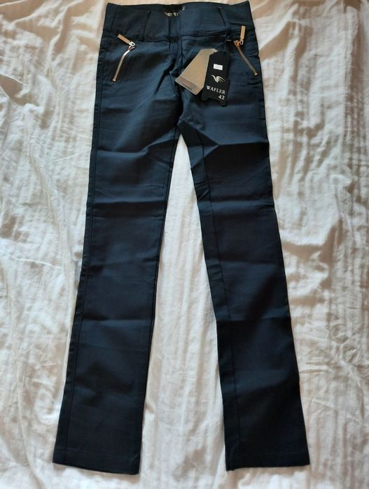 Брюки новые 42-44 размер