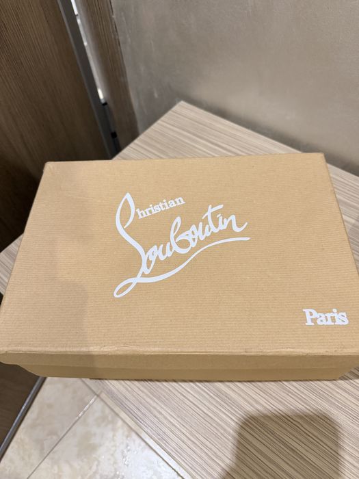 Елегантни обувки на ток LV