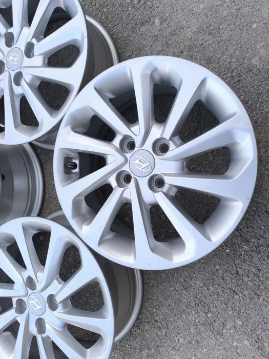 Диски на Хундай акцент R15