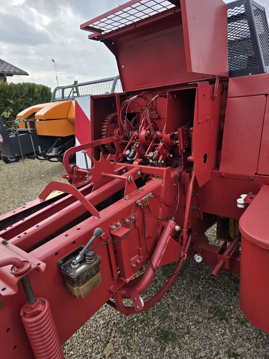 Presa de balotat balotiera New holland 570