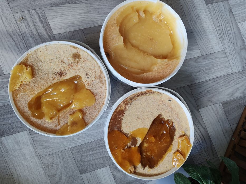 Мёд со своей пасеки.