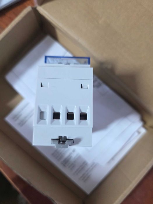 Legrand AlphaRex D21 Comutator programabil săptămânal, 1 canal, 56 de programe - 412631