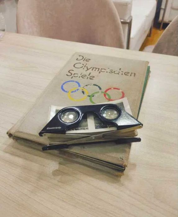 Рядък 3D албум от Третия райх с автограф от Лени Рифенщал