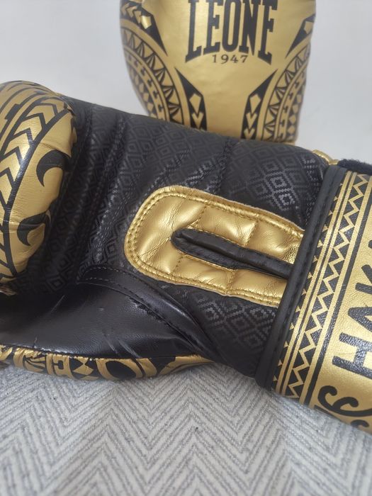 Боксови ръкавици Leone