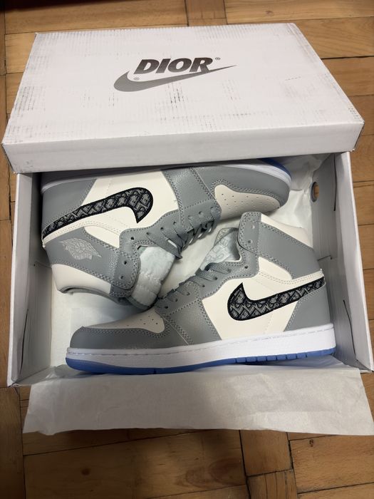 Jordan 1 High x Dior - 43