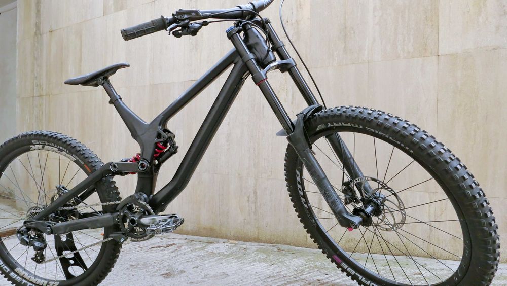 Canyon Sender AL 5 – състезателен Downhill