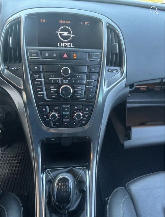Opel Astra J 1.4T Full