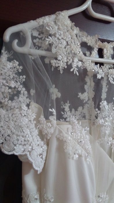Rochie de mireasa din tafta ivory / ivoire foarte rafinata si eleganta