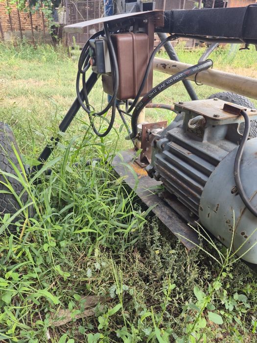 Трифазна цепачка за дърва