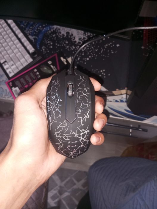 Продам игровую мышку