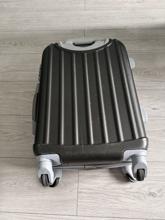 Куфар за кабинен багаж