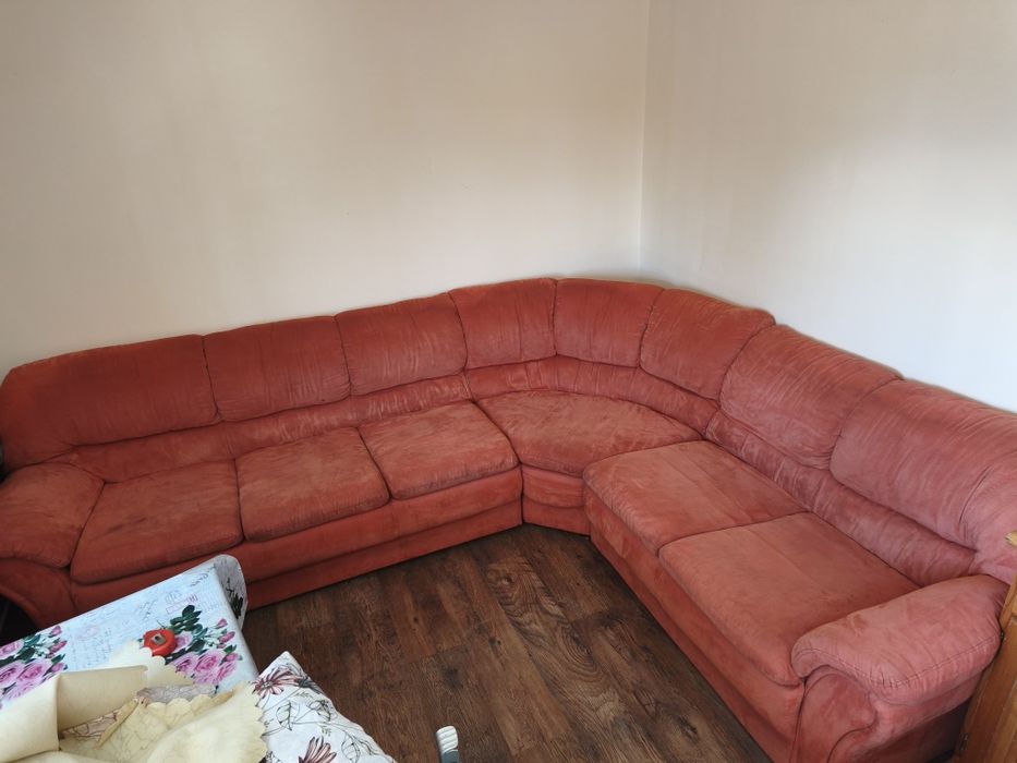 Ъглов диван за хол