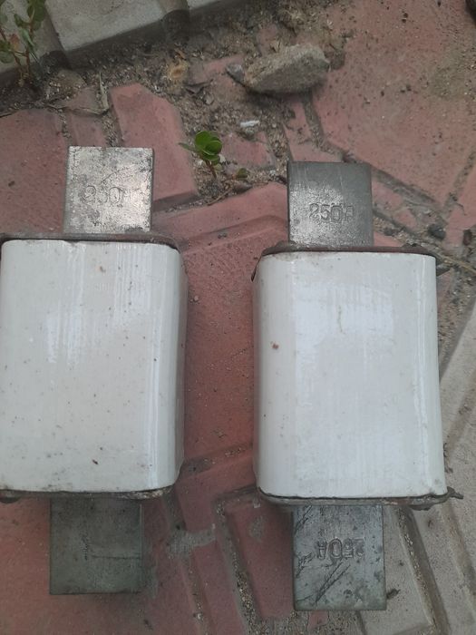 Продам предохранитель плавки вставки.