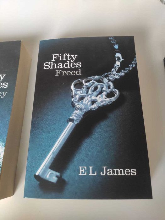 Books Fifty Shades of Grey trilogy Книги Петдесет нюанса сиво