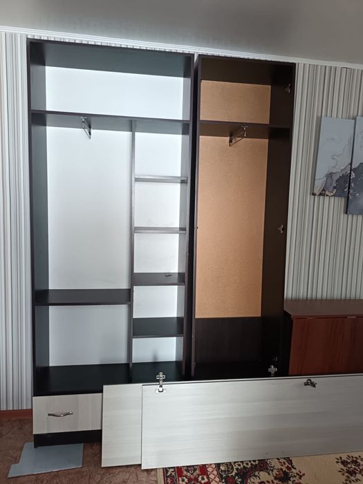 Продам шкаф хороший.