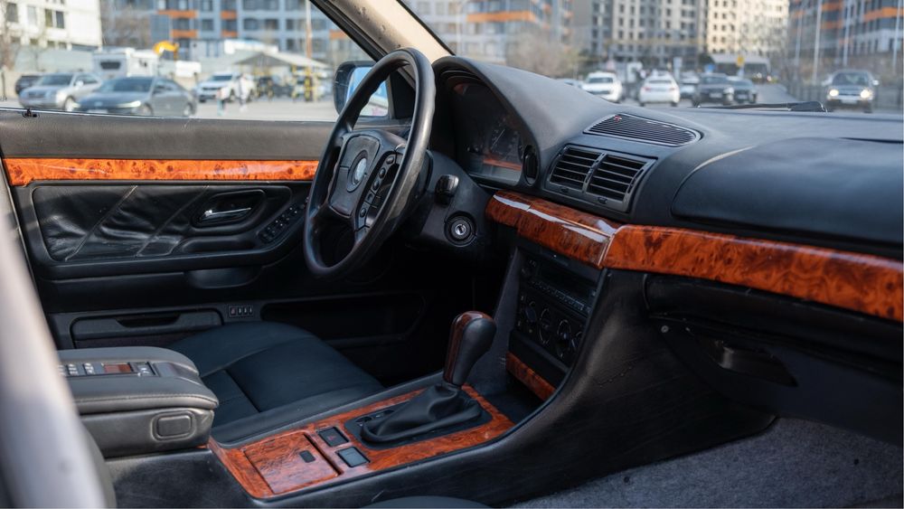 Продам BMW E38 730 M60 АКПП
