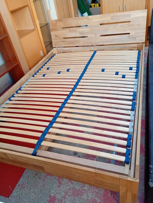 Pat lemn  masiv / 140 x 200 cm