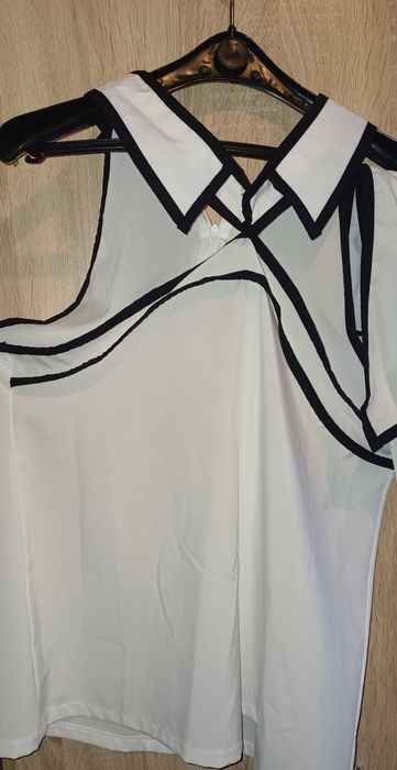 Дамска бяла риза с вратовръзка