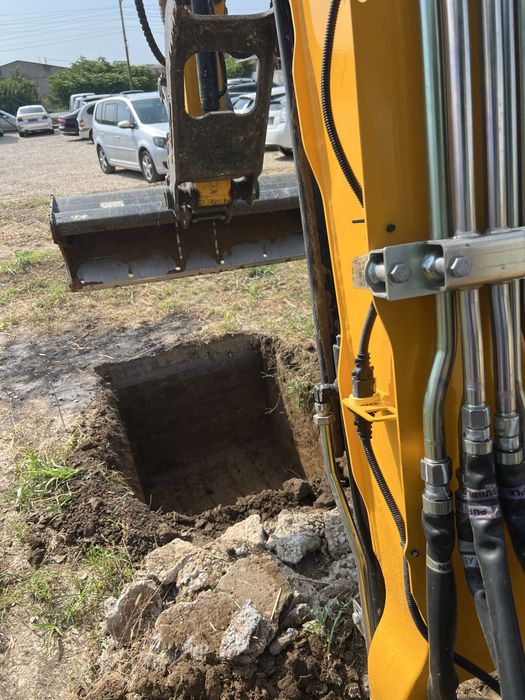 Услуги с Багер и Самосвал Ботевград