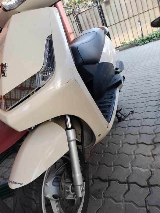 Vând/schimb Peugeot vivacity 3