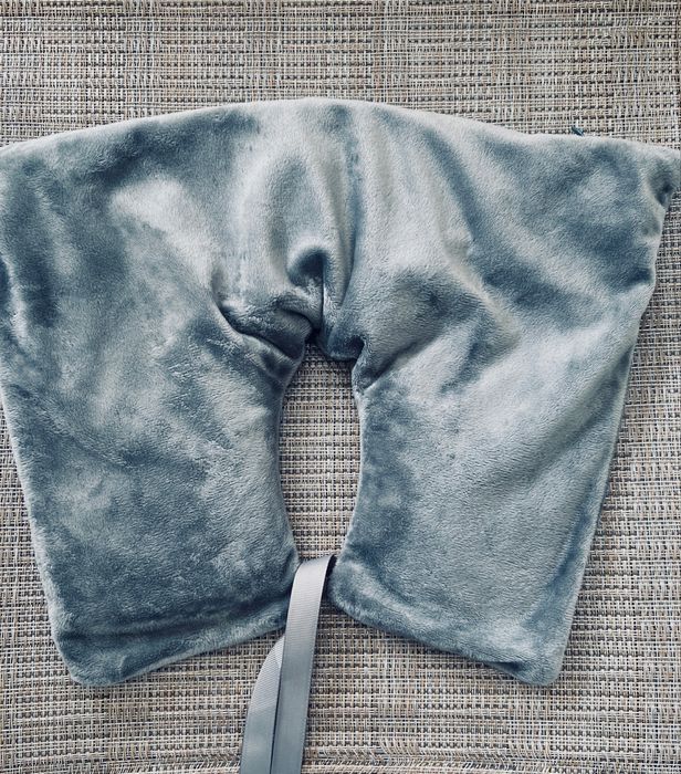 Медицинска възглавница с черешови костилки