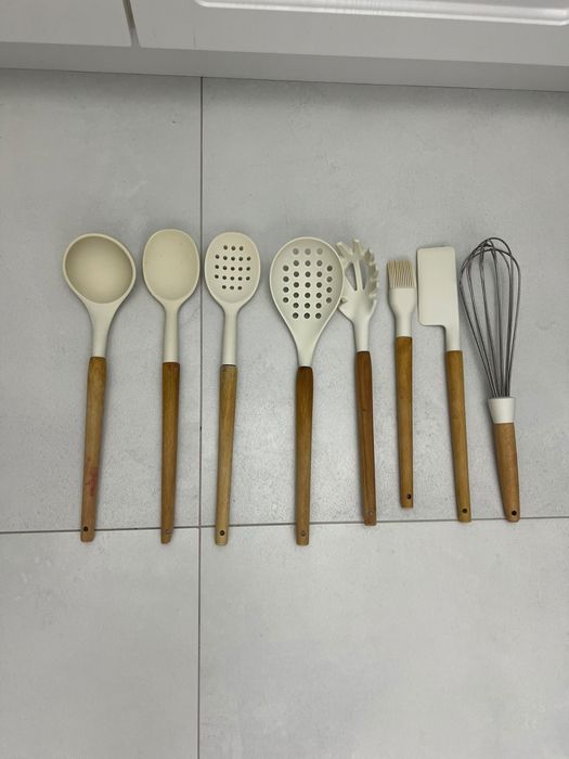 Vand set ustensile pentru bucatarie
