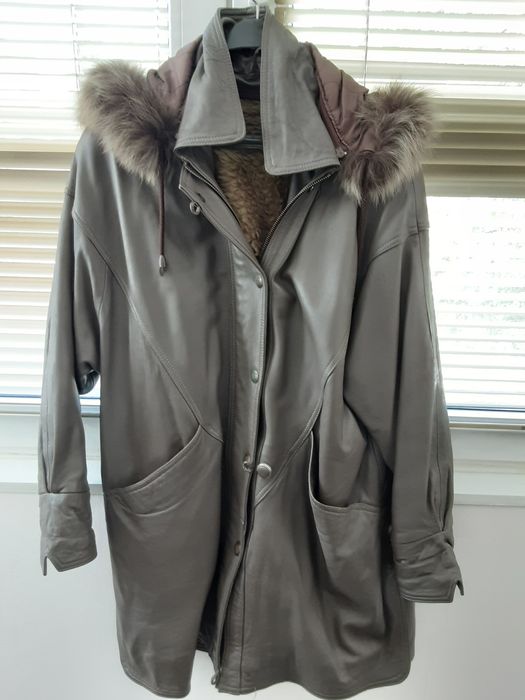 Продавам дамско, кожено яке