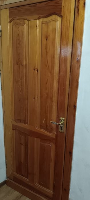 Двери межкомнатные деревянные