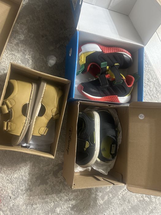 Продам детскую обувь