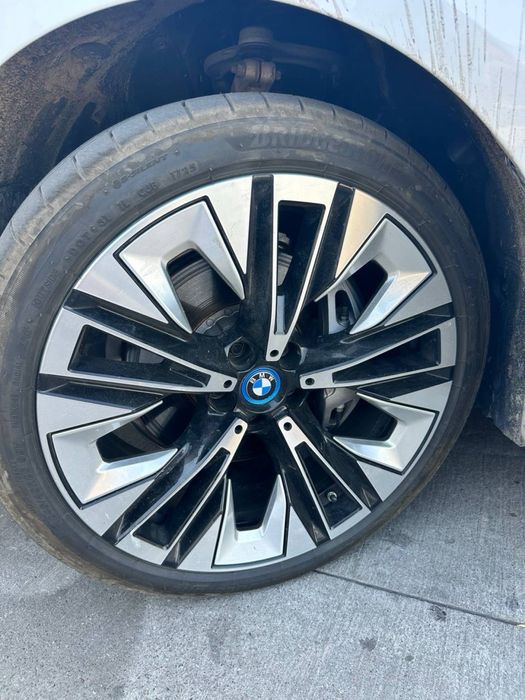 BMW i5 50L Премиум электрокар 25-26г