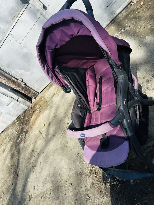 Продам коляску Чико