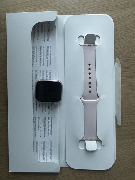 Продавам Apple Watch S9 (9gen) 41mm неизползван