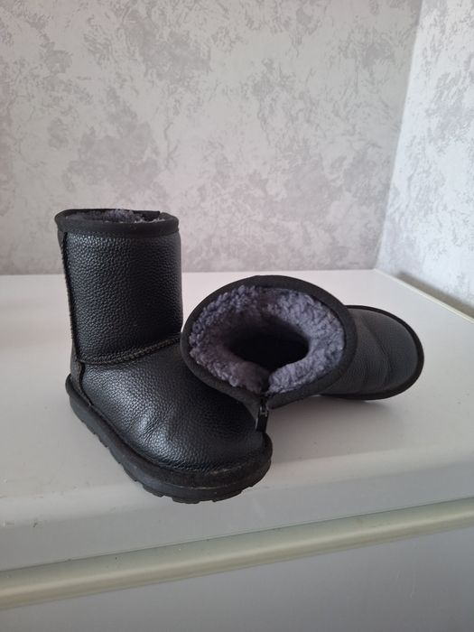 Продам угги теплые