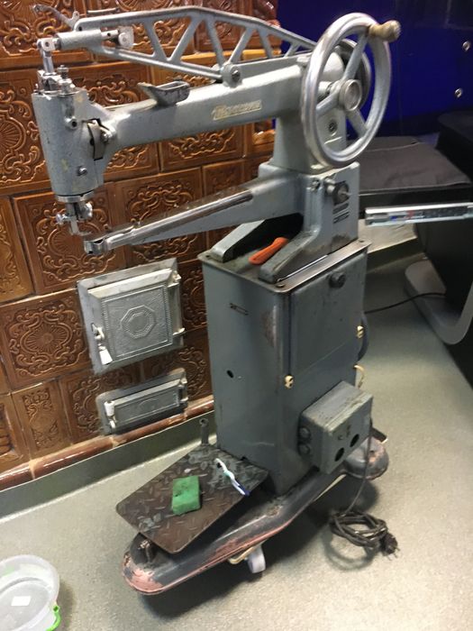 Masina de cusut Minerva fara mosor respectiv suveică - graifer