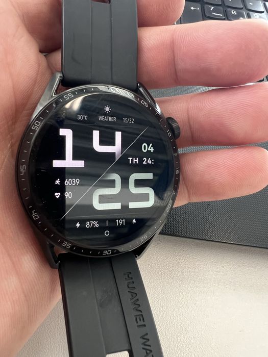 Продавам Huawei Gt3 в мн добро състояние