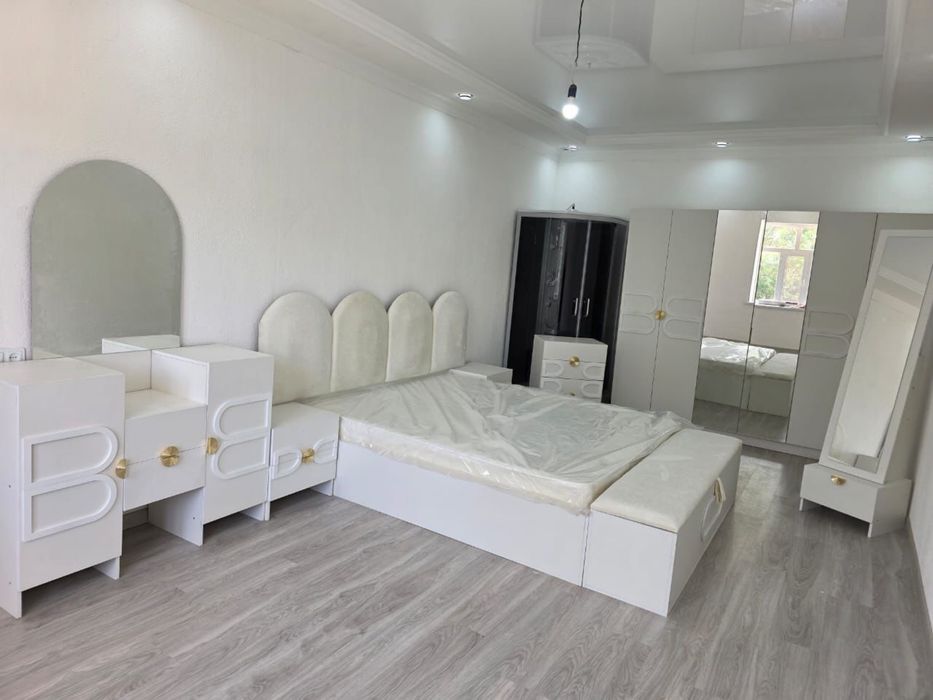 Спальный гарнитур